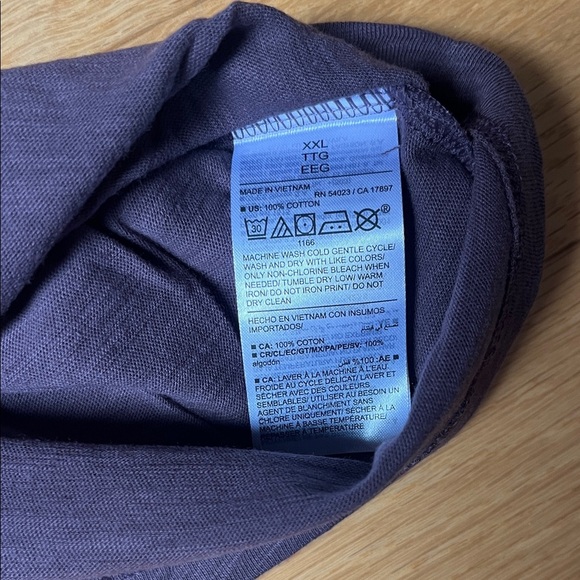 Set of 2 | NWT | Old Navy Women's 100% Cotton Short  Sleeve Ts in Tan and Purple - Picture 9 of 10